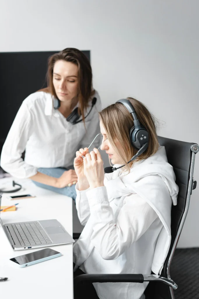 Smart RCM Billing Virtual Assistants vs. Traditional Billing Assistants